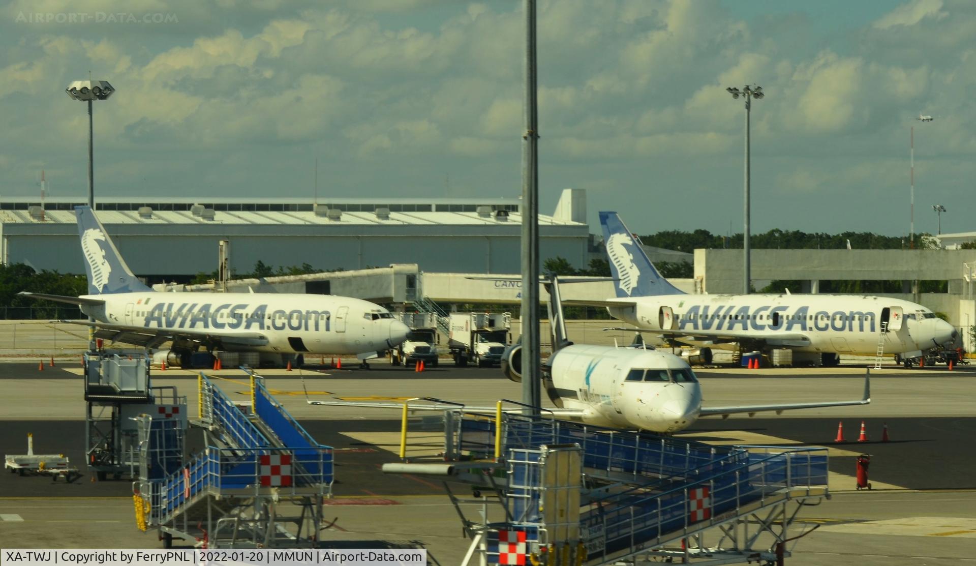 XA-TWJ, 1986 Boeing 737-219 C/N 23471, Aviacsa B732 stored in CUN along with XA-UCG