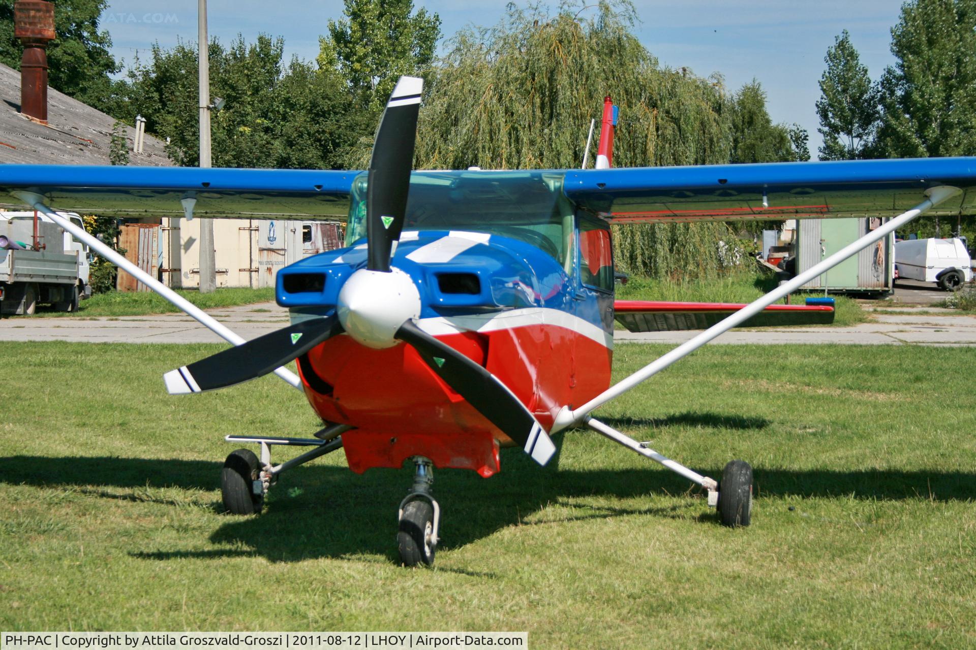 PH-PAC, Reims F182Q C/N 0118, LHOY - Öcsény Airport, Hungary