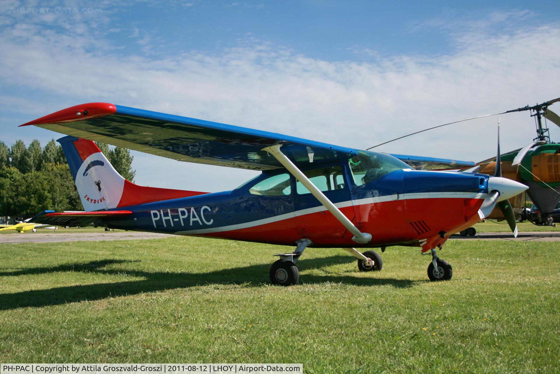 PH-PAC, Reims F182Q C/N 0118, LHOY - Öcsény Airport, Hungary