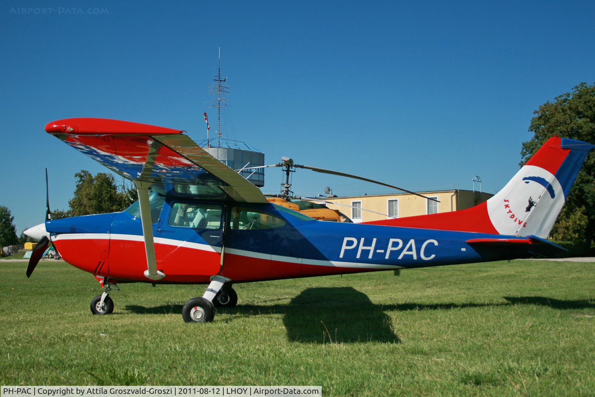 PH-PAC, Reims F182Q C/N 0118, LHOY - Öcsény Airport, Hungary