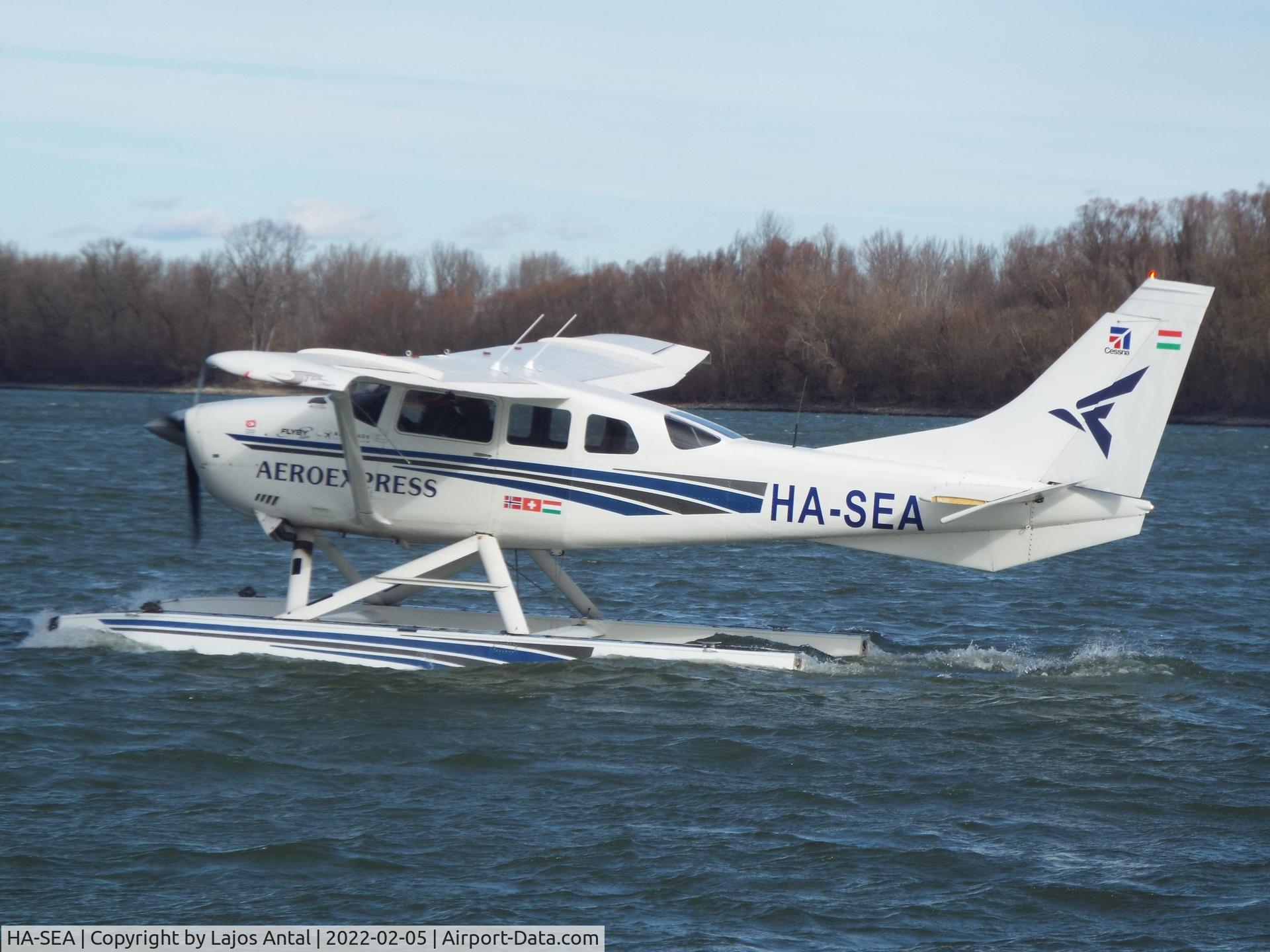 HA-SEA, 1973 Cessna U206F Stationair Stationair C/N U206-01959, On river Danube at Adony off-airport