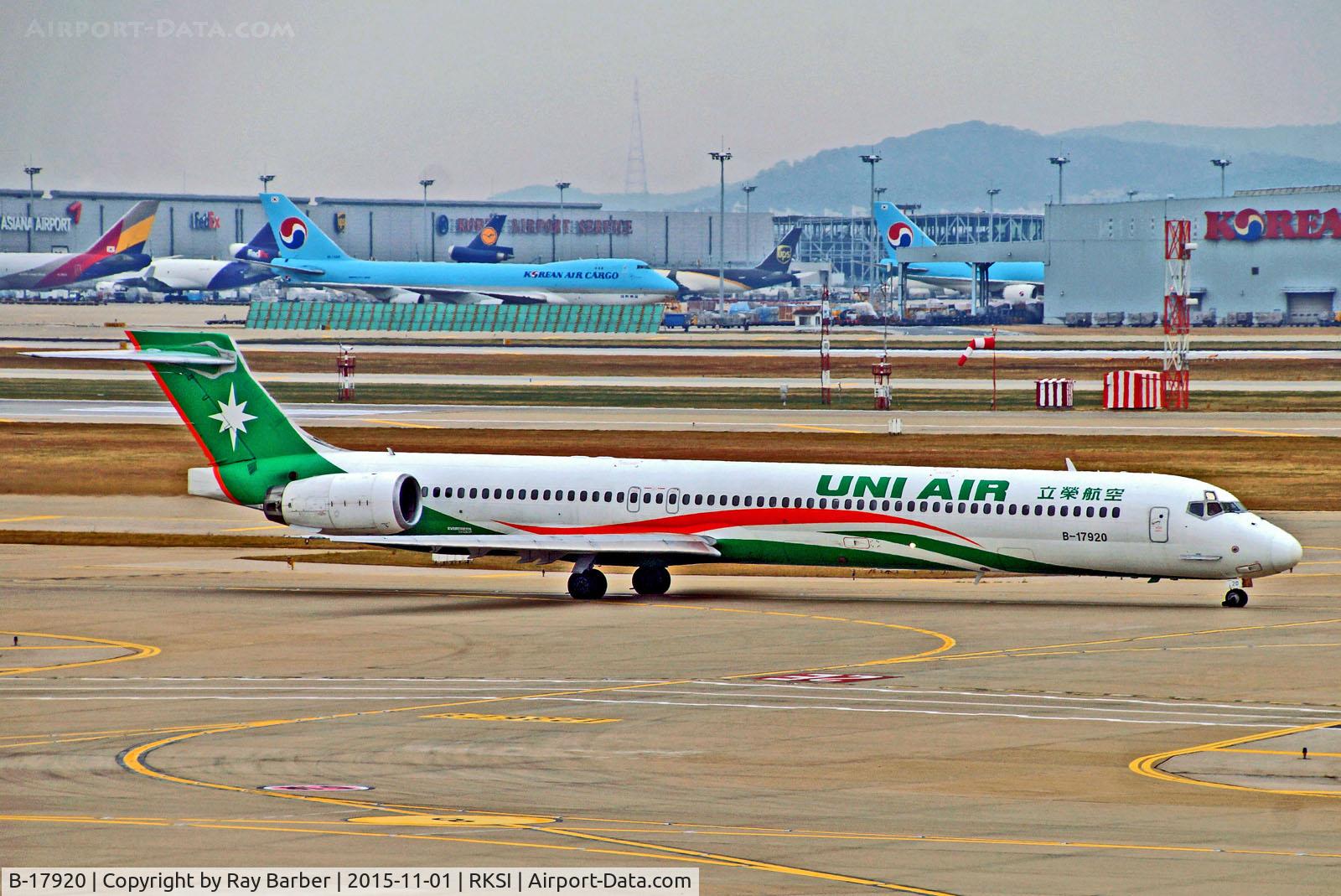 B-17920, 1998 McDonnell Douglas MD-90-30 C/N 53574/2186, B-17920   McDonnell Douglas MD-90-30 [53574] (UNI Airways) Seoul-Incheon Int'l~HL 01/11/2015