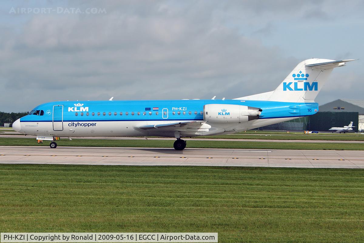 PH-KZI, 1997 Fokker 70 (F-28-0070) C/N 11579, at man