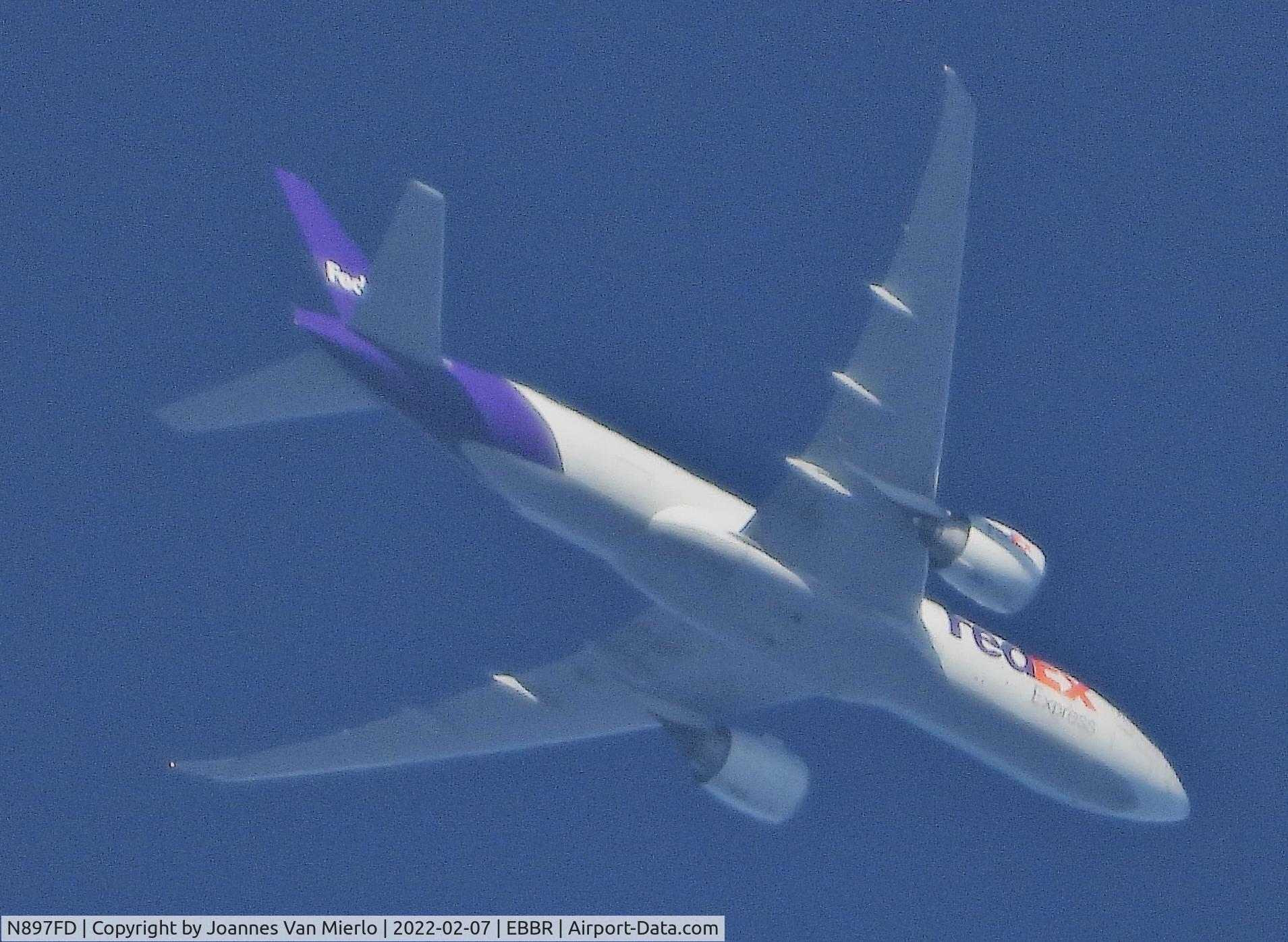 N897FD, 2017 Boeing 777-FS2 C/N 42705, Descending inbound Brussels (EBBR)