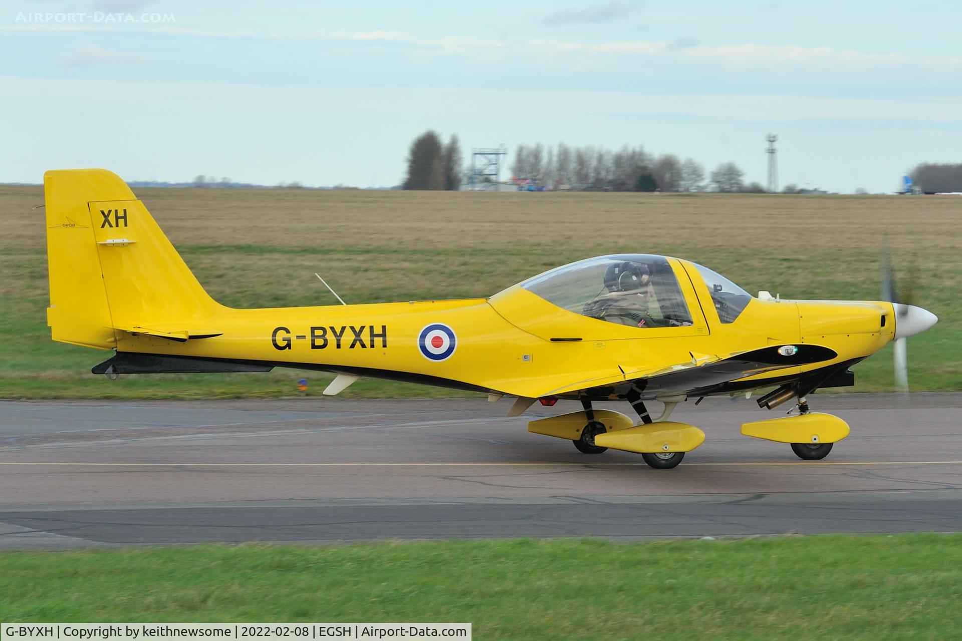 G-BYXH, 2001 Grob G-115E Tutor T1 C/N 82168/E, Leaving Norwich for Wittering.