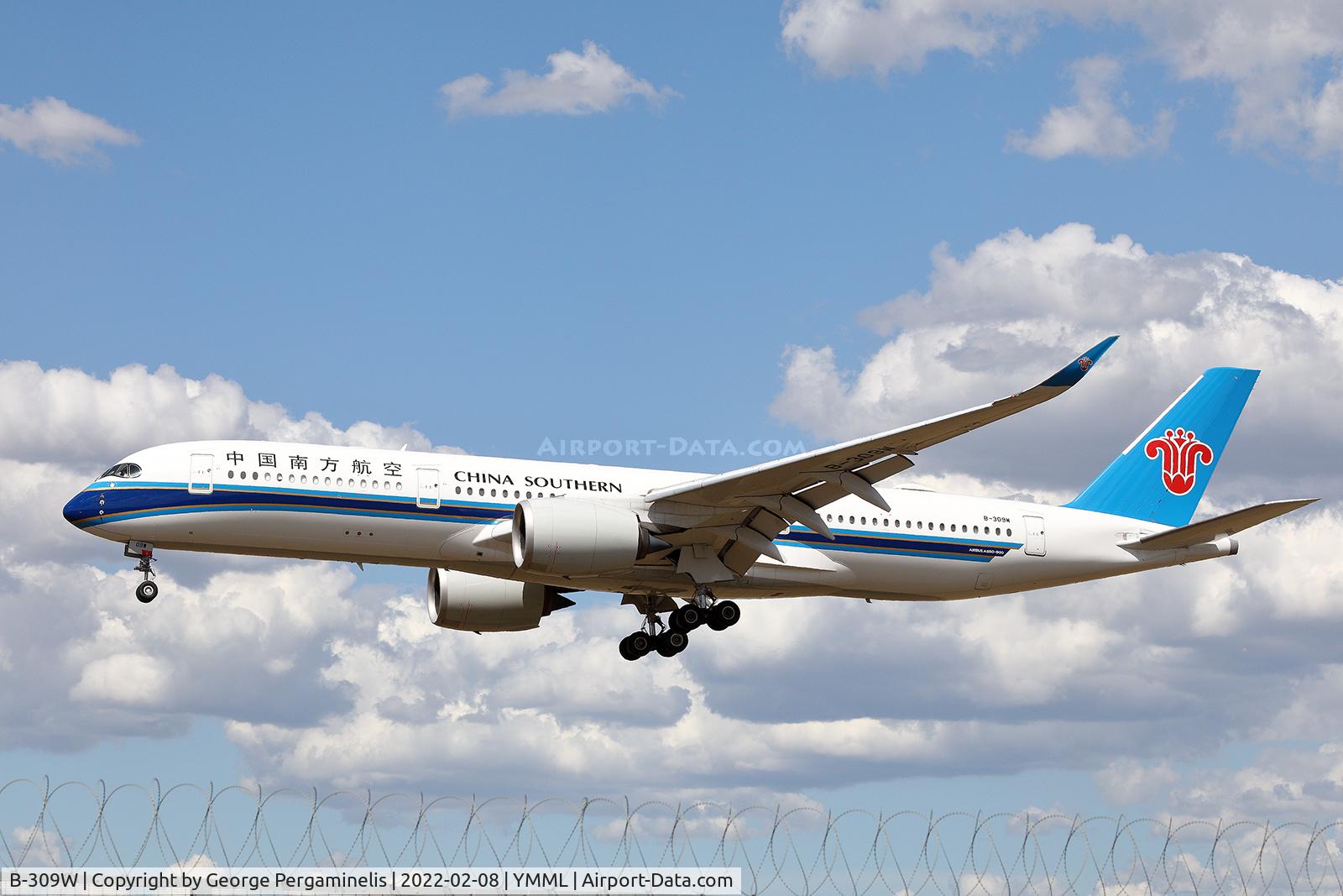 B-309W, 2019 Airbus A350-941 C/N 334, Short final for 34.