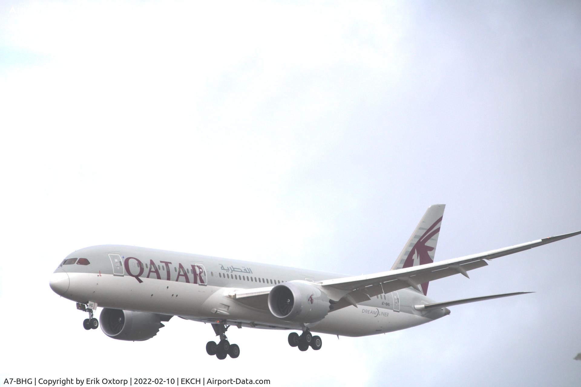 A7-BHG, 2019 Boeing 787-9 Dreamliner Dreamliner C/N 64211, A7-BHG landing rw 22L