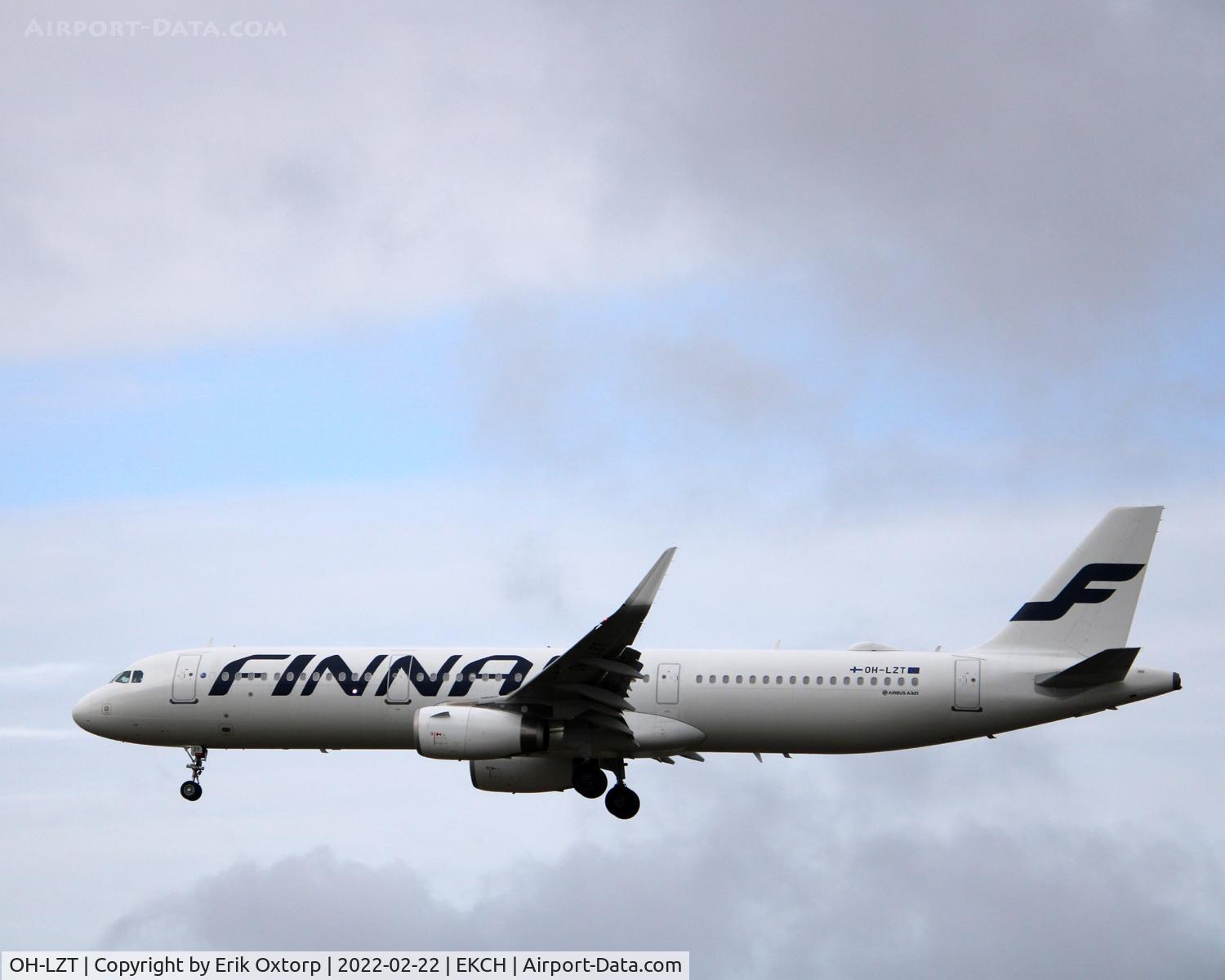 OH-LZT, 2017 Airbus A320-231 C/N 8041, OH-LZT landing rw 22L