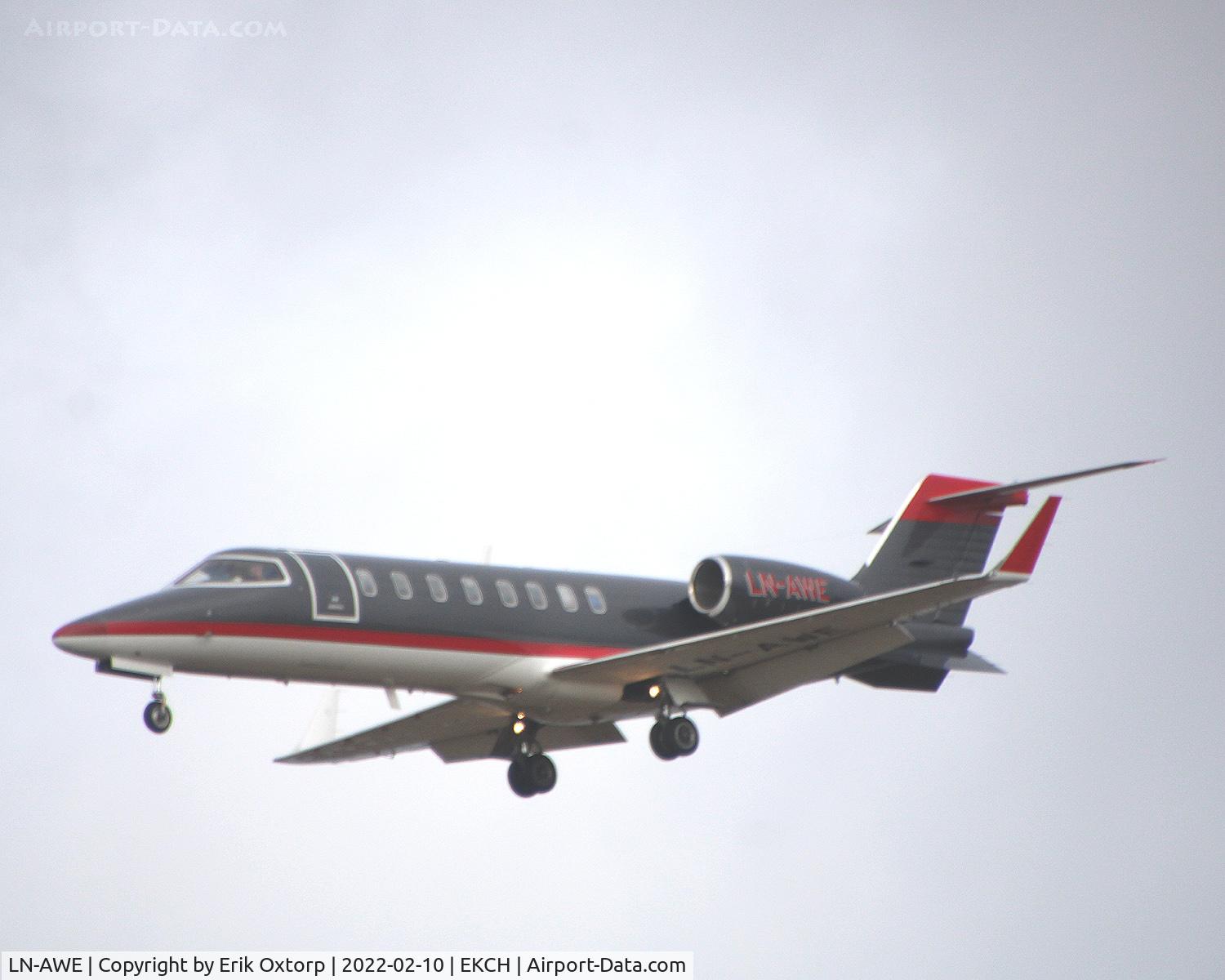 LN-AWE, 2001 Learjet 45 C/N 45-005, LN-AWE landing rw 22L