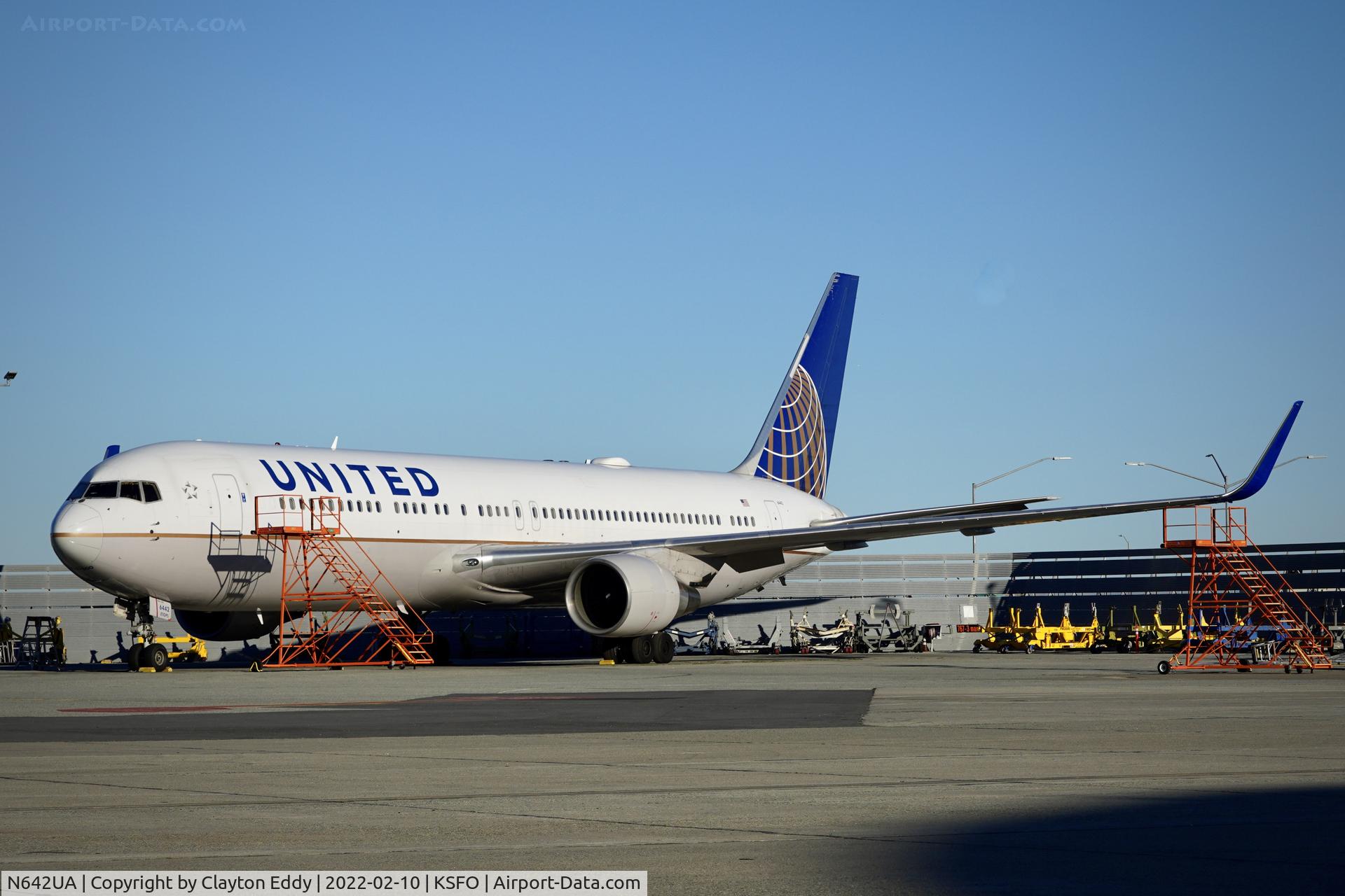 N642UA, 1991 Boeing 767-322 C/N 25092, SFO 2022.