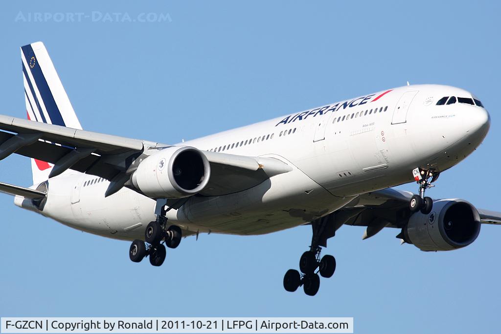 F-GZCN, 2004 Airbus A330-203 C/N 584, at cdg