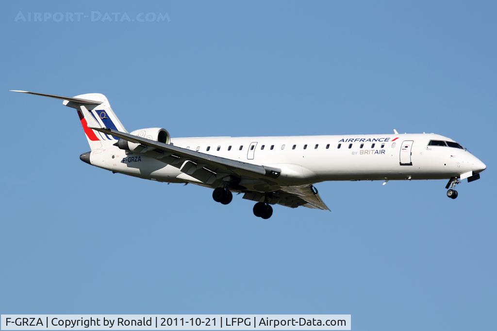 F-GRZA, 2000 Canadair CRJ-702 (CL-600-2C10) Regional Jet C/N 10006, at cdg