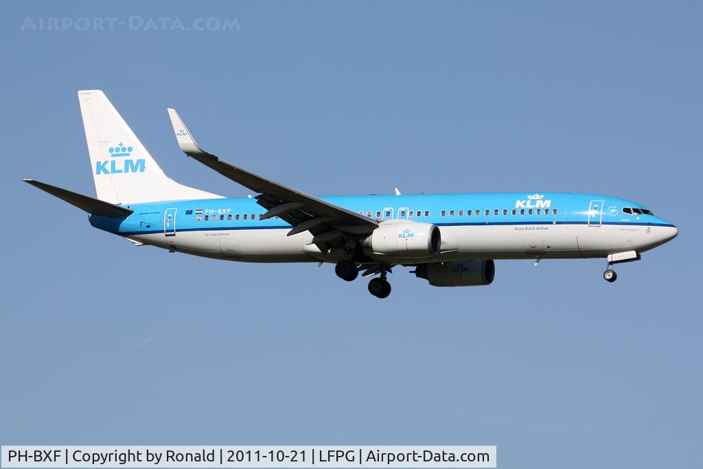 PH-BXF, 2000 Boeing 737-8K2 C/N 29596, at cdg