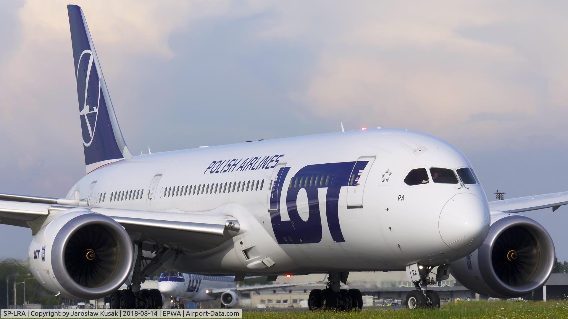 SP-LRA, 2012 Boeing 787-8 Dreamliner C/N 35938, Boeing 787-8 w drodze na pas startowy 33
