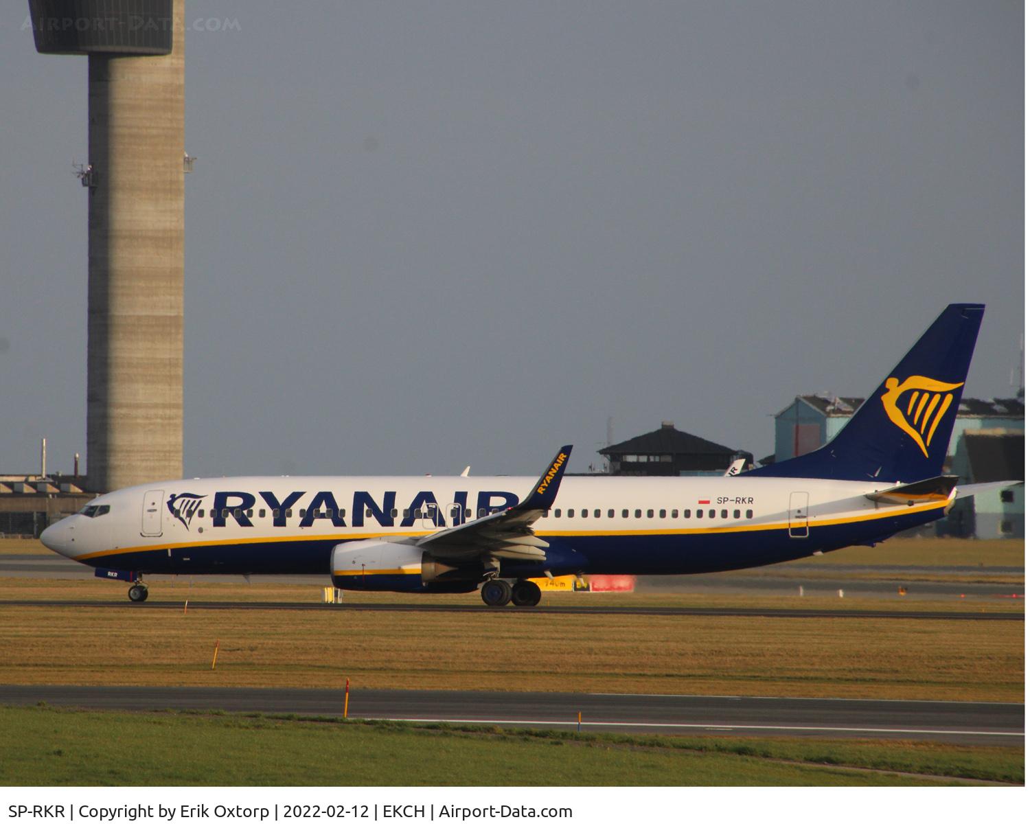 SP-RKR, 2015 Boeing 737-8AS C/N 61578, SP-RKR landed rw 22L