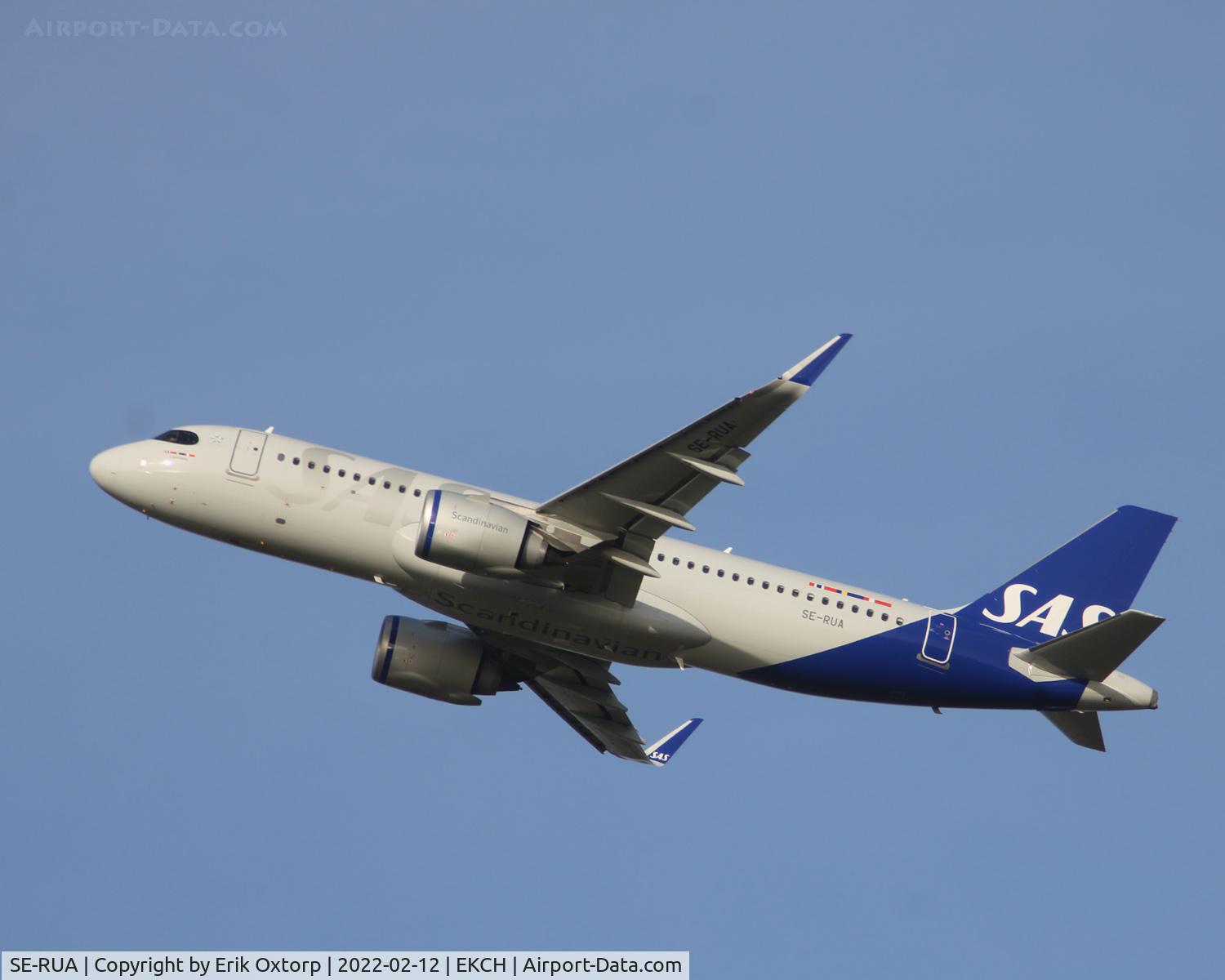 SE-RUA, 2020 Airbus A320-251N C/N 9520, SE-RUA taking off rw 22R