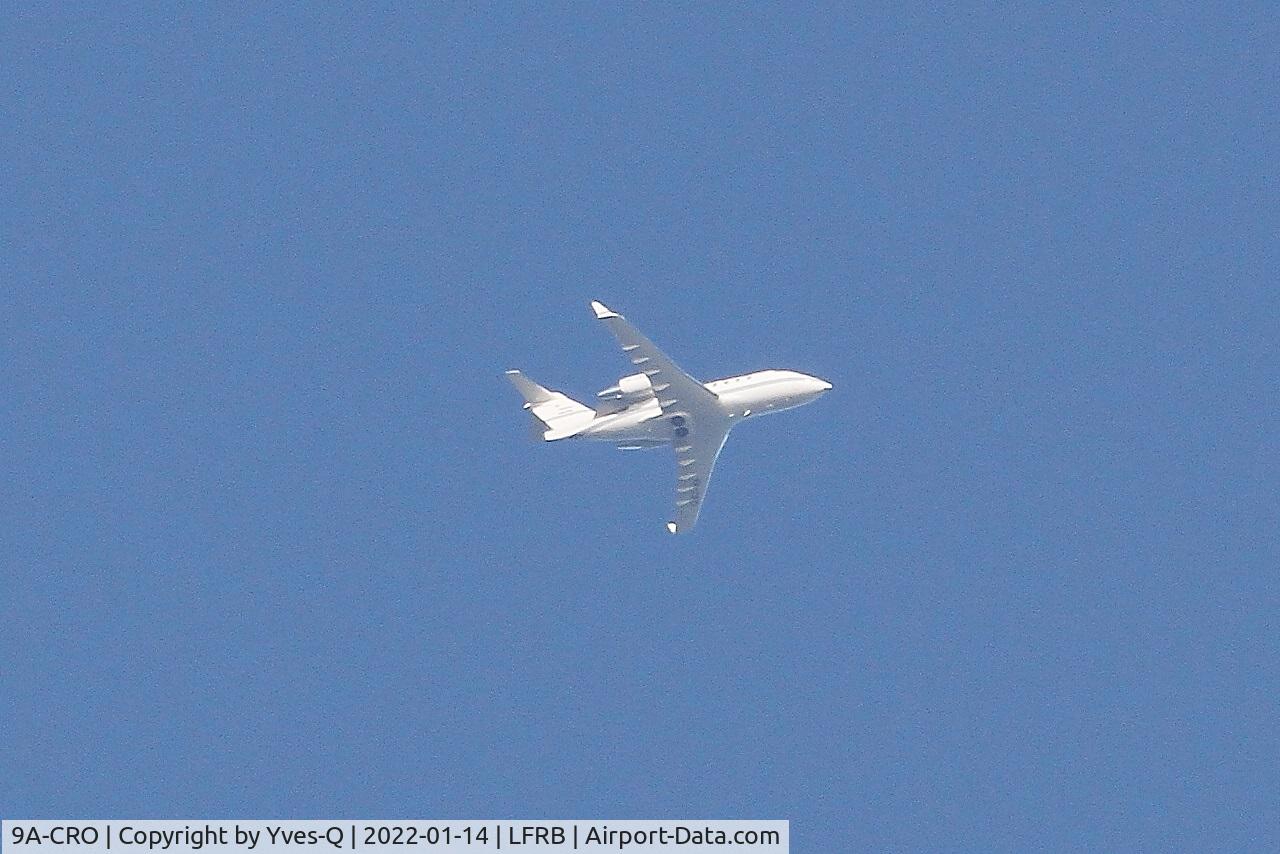 9A-CRO, 1996 Canadair Challenger 604 (CL-600-2B16) C/N 5322, Canadair Challenger 604, Flight over Brest-Bretagne airport (LFRB-BES)