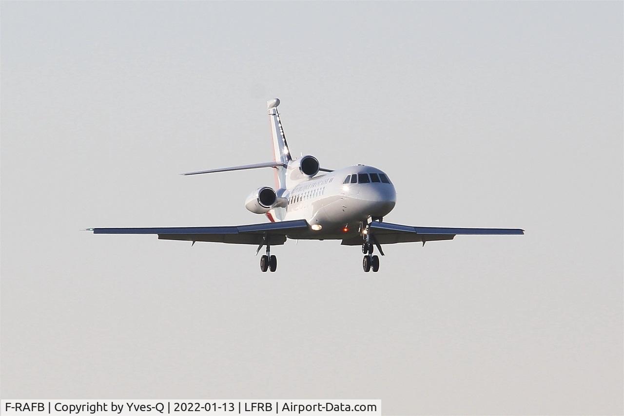 F-RAFB, 2010 Dassault Falcon 7X C/N 086, Dassault Falcon 7X, On final rwy 07R, Brest-Bretagne airport (LFRB-BES)