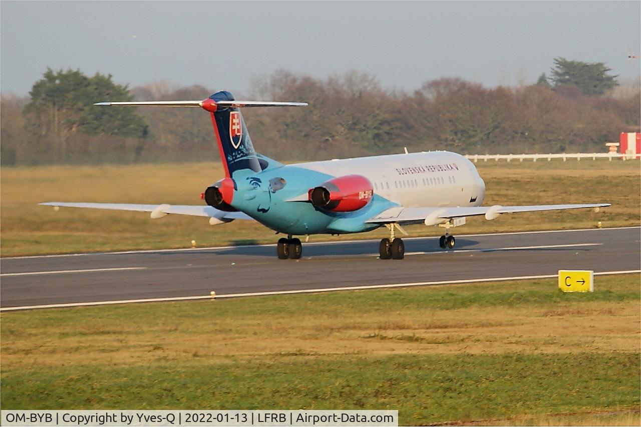 OM-BYB, 1992 Fokker 100 (F-28-0100) C/N 11403, Fokker 100, Take off run rwy 07R, Brest-Bretagne airport (LFRB-BES)