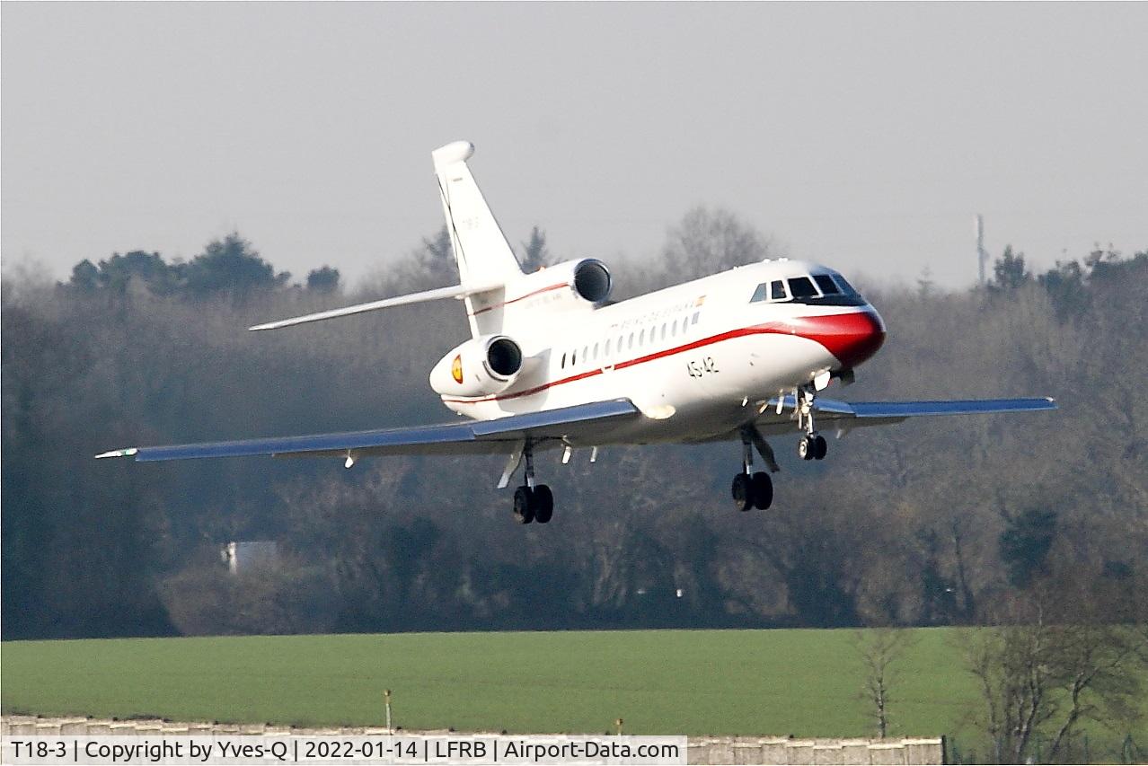 T18-3, 1989 Dassault Falcon 900B C/N 077, Dassault Falcon 900B, On final rwy 07R, Brest-Bretagne airport (LFRB-BES)