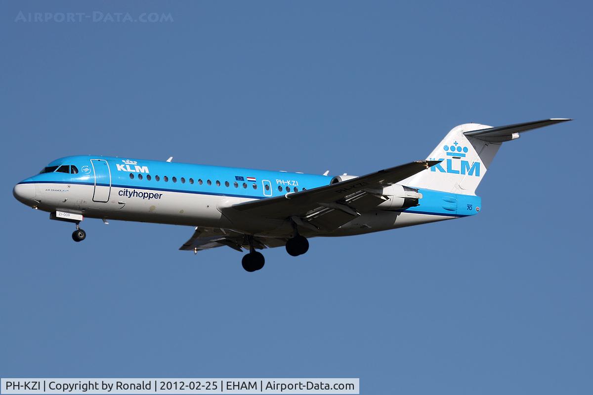 PH-KZI, 1997 Fokker 70 (F-28-0070) C/N 11579, at spl