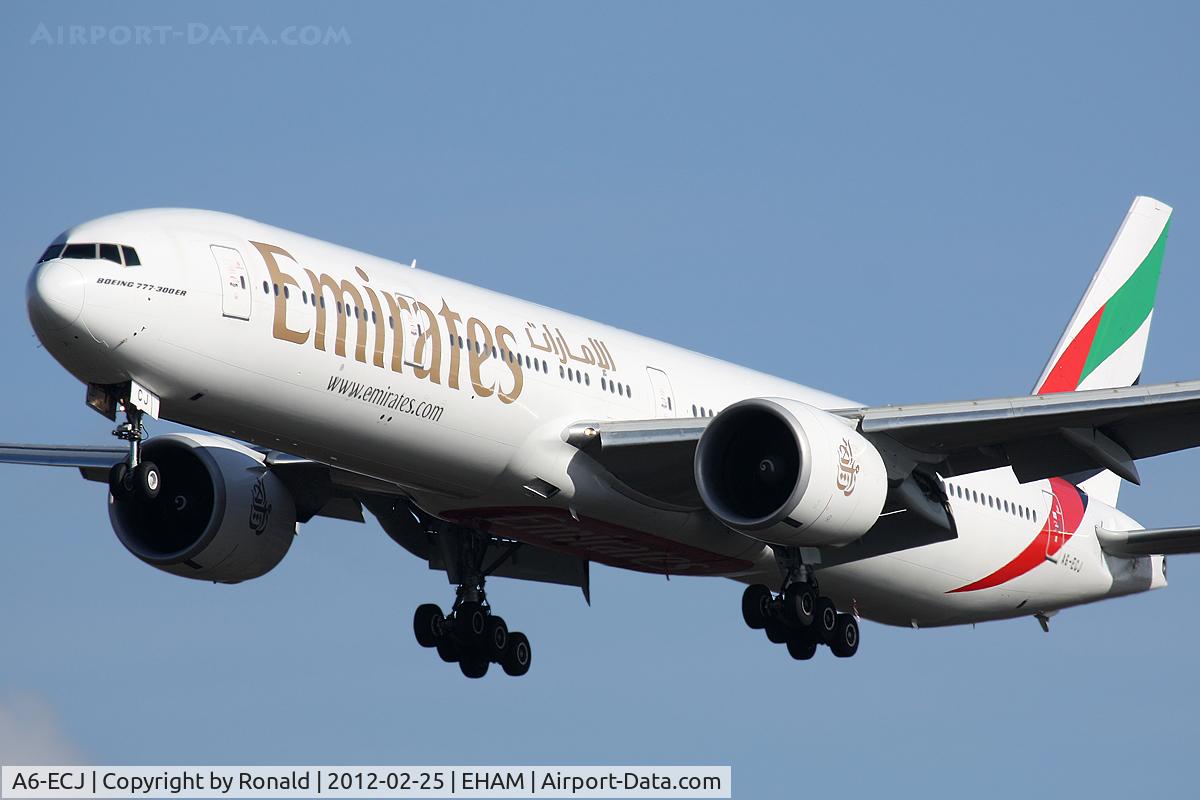 A6-ECJ, 2008 Boeing 777-31H/ER C/N 35583, at spl