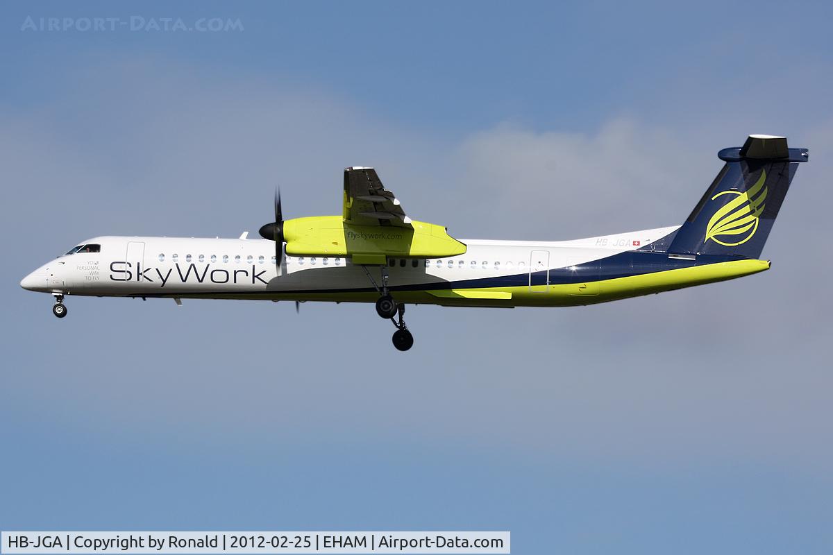 HB-JGA, 2008 De Havilland Canada DHC-8-402Q Dash 8 Dash 8 C/N 4198, at spl
