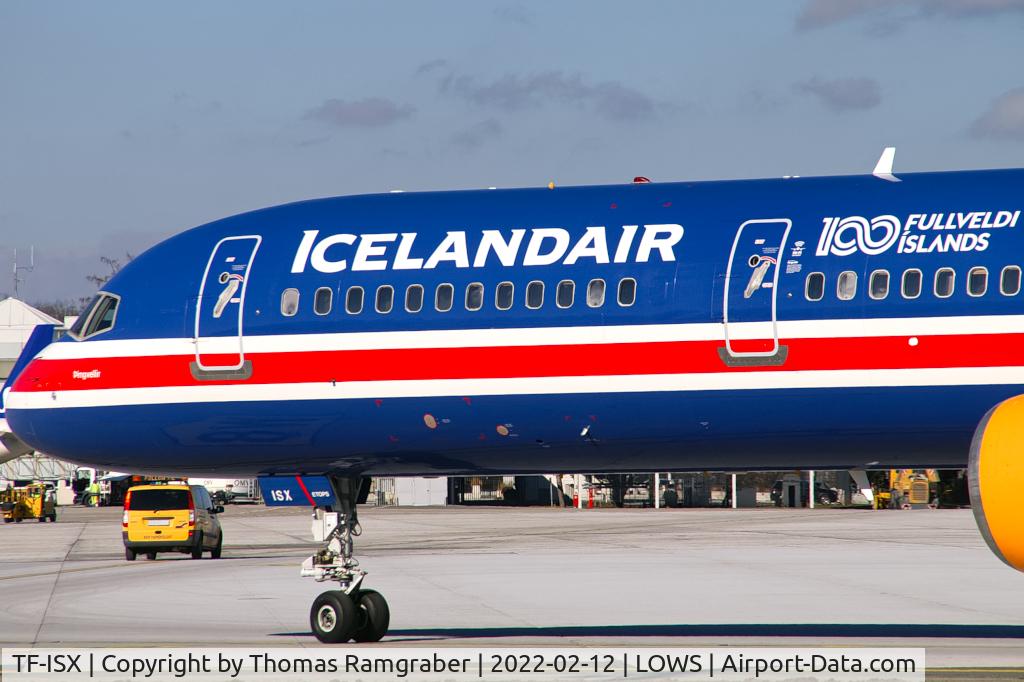 TF-ISX, 2000 Boeing 757-3E7 C/N 30179, Icelandair Boeing 757-300 