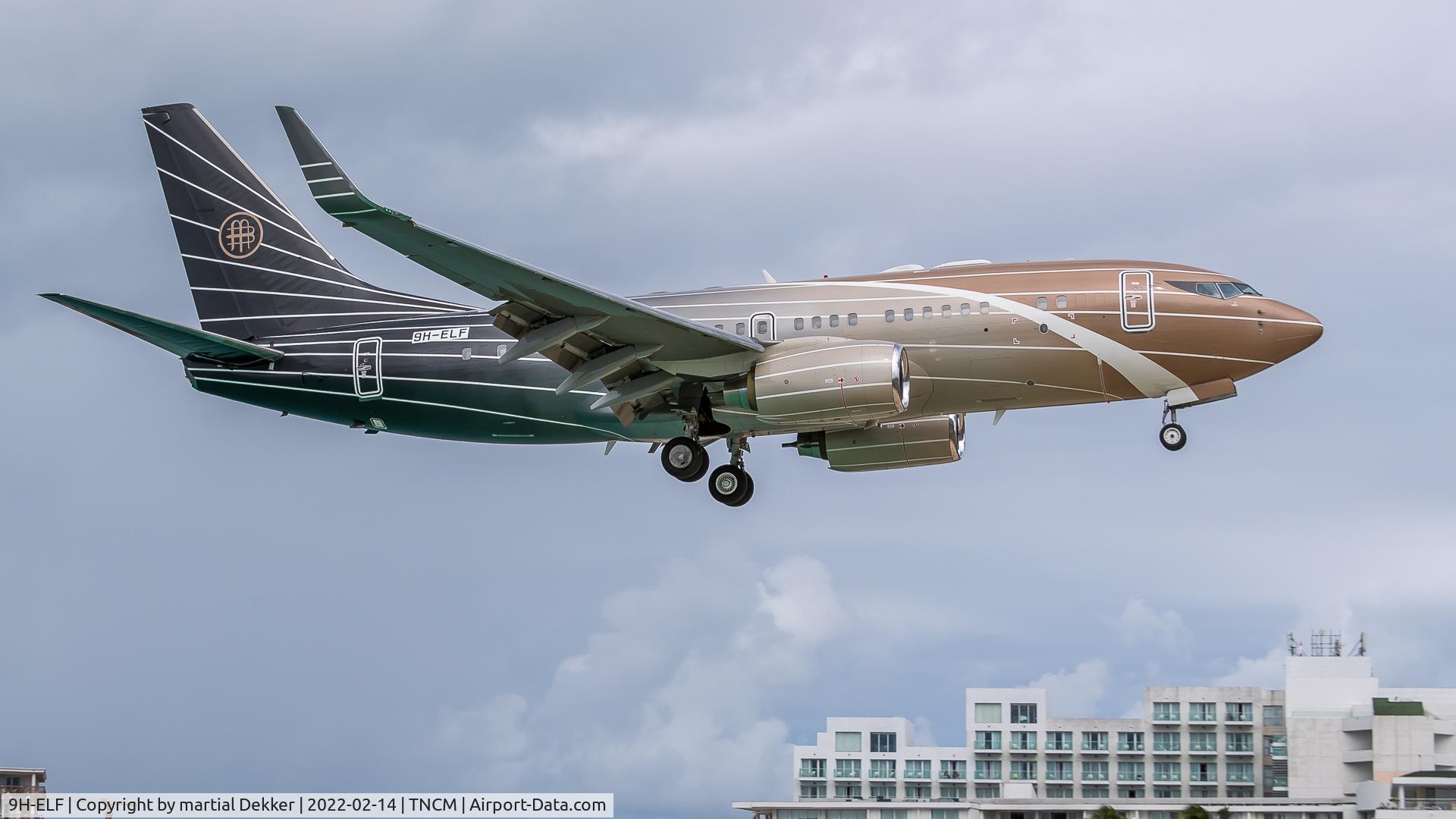 9H-ELF, 1999 Boeing 737-7BC BBJ C/N 30330, Maho beach
