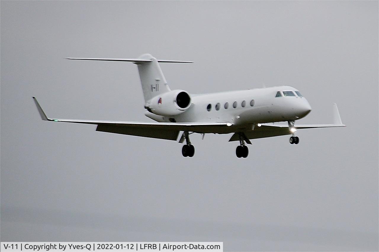 V-11, Gulfstream Aerospace G-IV C/N 1009, Gulfstream Aerospace G-IV, On final rwy 07R, Brest-Bretagne airport (LFRB-BES)