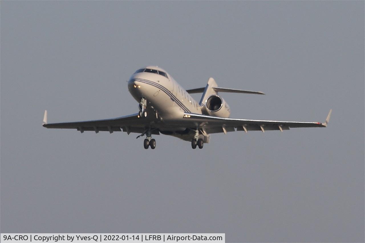 9A-CRO, 1996 Canadair Challenger 604 (CL-600-2B16) C/N 5322, Canadair Challenger 604, Take off rwy 25L, Brest-Bretagne airport (LFRB-BES)
