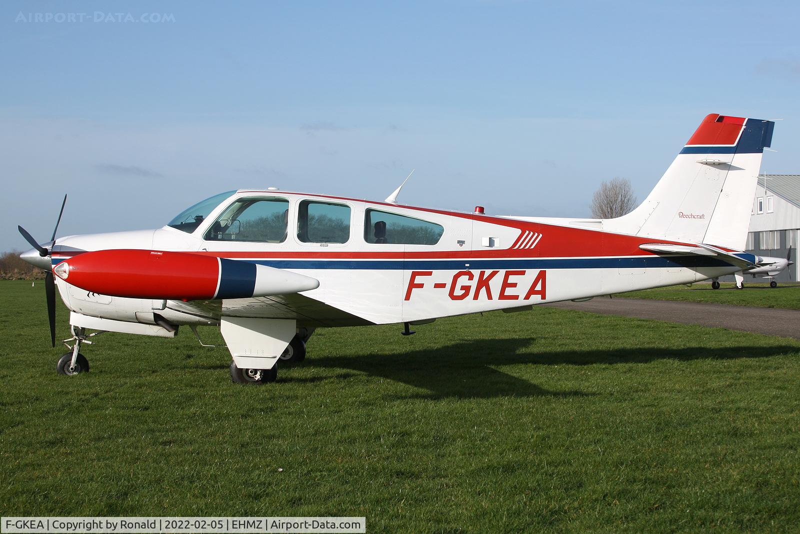 F-GKEA, Beech F33A Bonanza C/N CE-1628, at ehmz