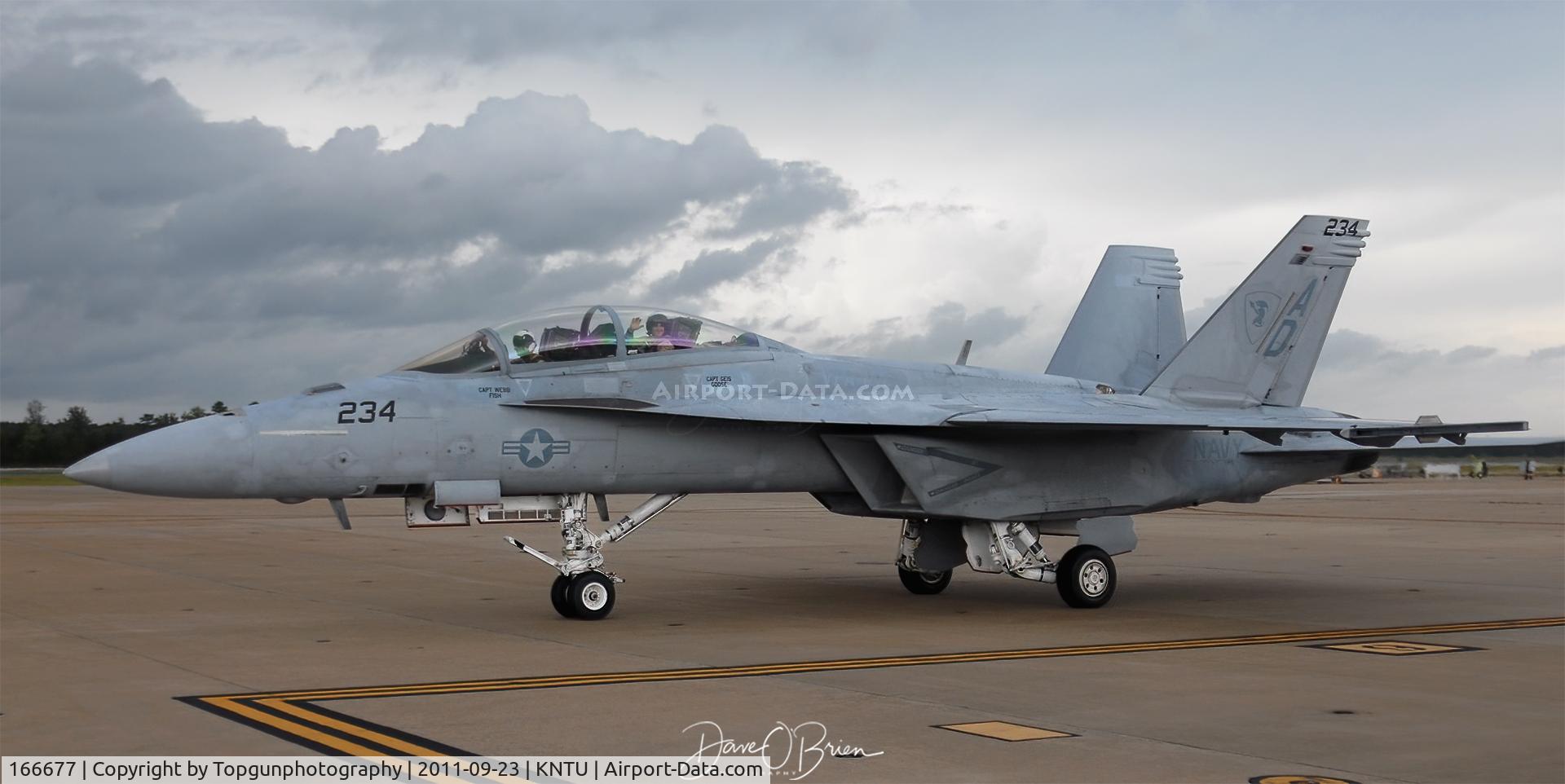 166677, Boeing F/A-18F Super Hornet C/N F155, VFA-106 Gladiators