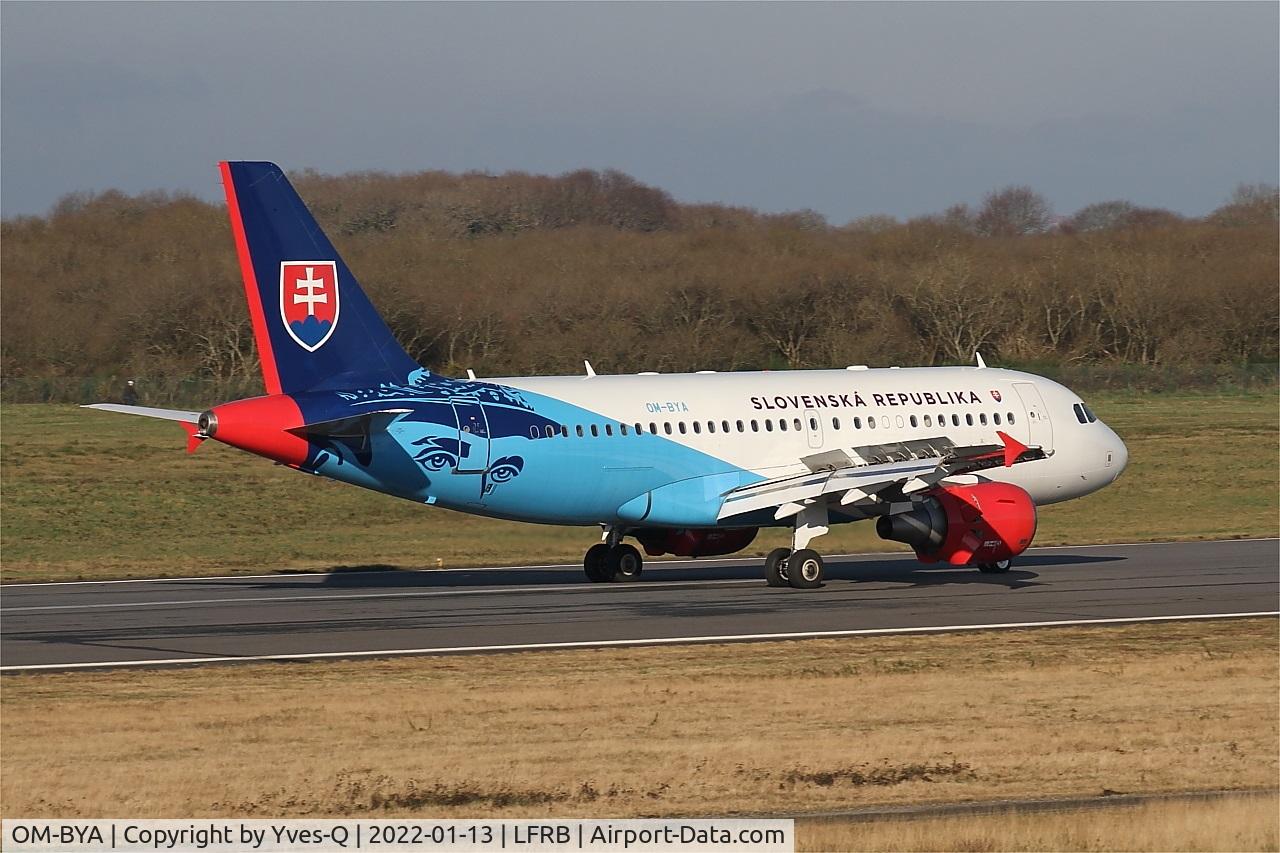 OM-BYA, 2005 Airbus A319-115 C/N 2550, Airbus A319-115, Reserve thrust landing rwy 07R, Brest-Bretagne airport (LFRB-BES)