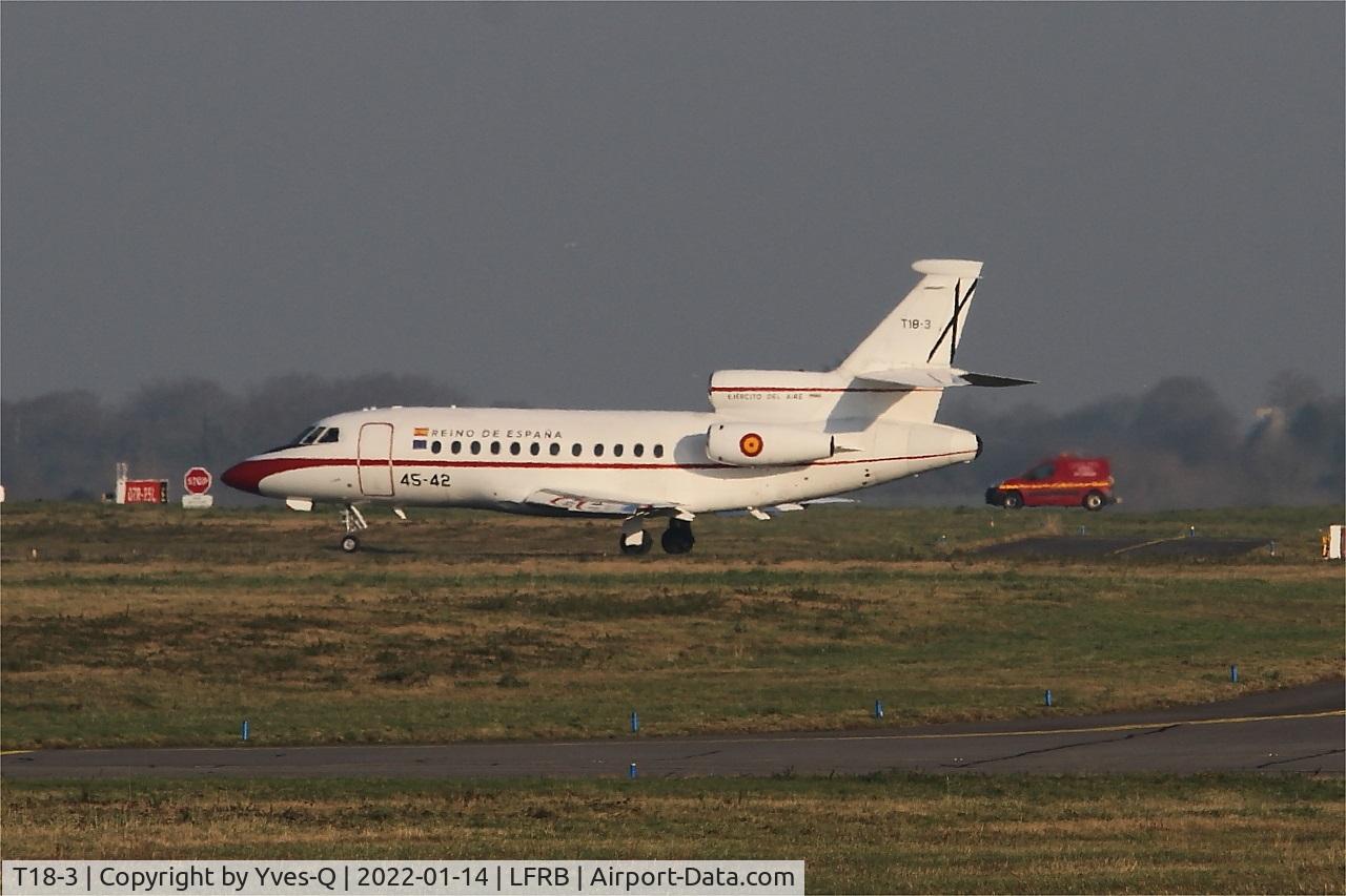 T18-3, 1989 Dassault Falcon 900B C/N 077, Dassault Falcon 900B, Taxiing, Brest-Bretagne airport (LFRB-BES)