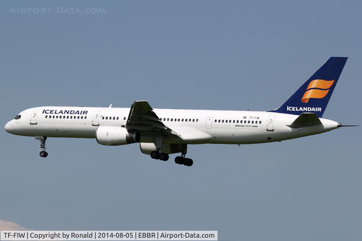 TF-FIW, 1990 Boeing 757-27B/ER C/N 24838, at bru