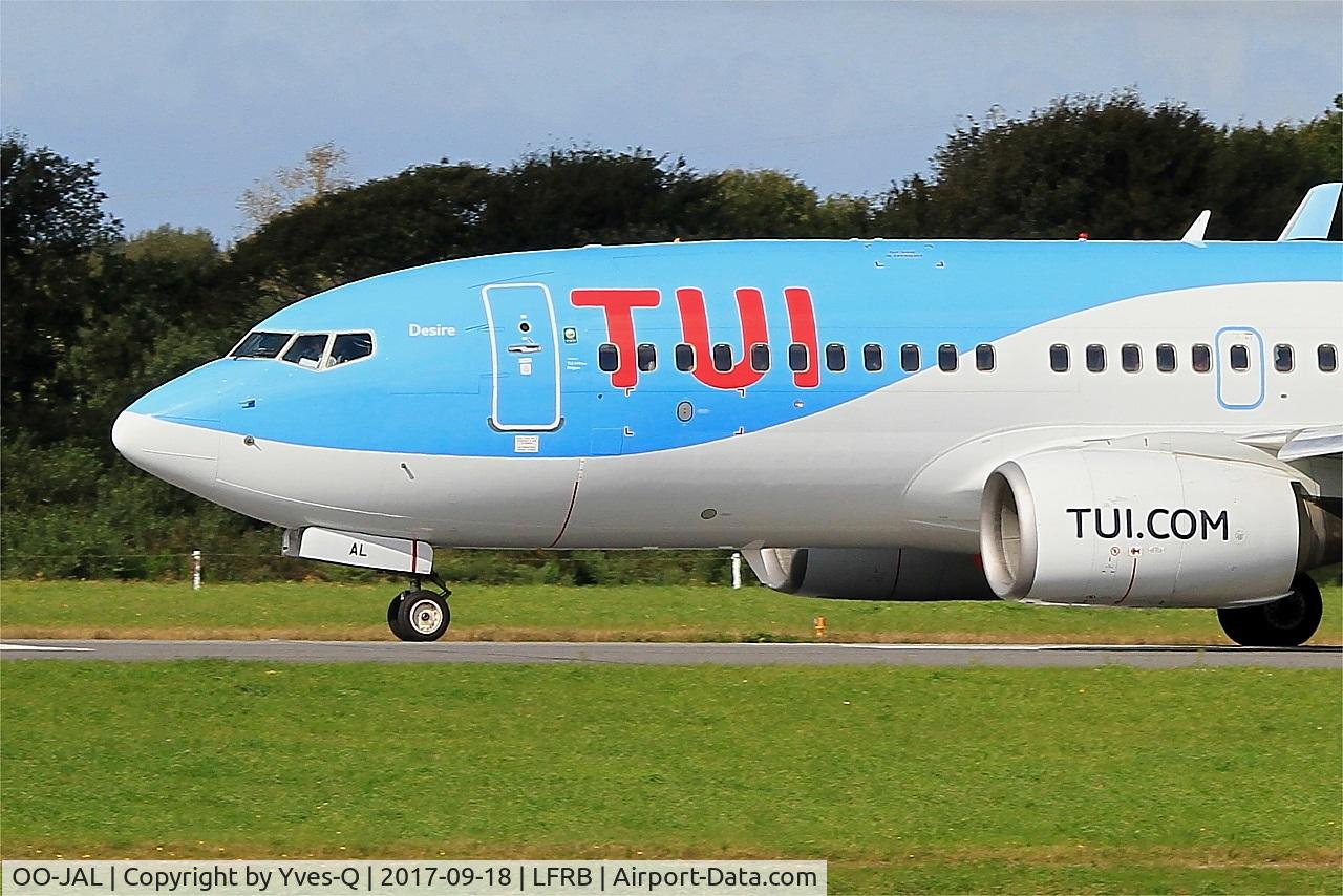 OO-JAL, 2004 Boeing 737-7K2 C/N 30668, Boeing 737-7K, Take off run rwy 25L, Brest-Bretagne airport (LFRB-BES)