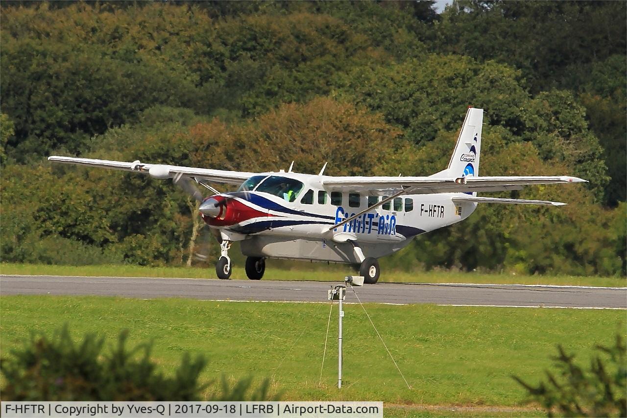 F-HFTR, 2008 Cessna 208B Grand Caravan C/N 208B-2041, Cessna 208B Grand Caravan, Ready to take off rwy 25L, Brest-Bretagne Airport (LFRB-BES)
