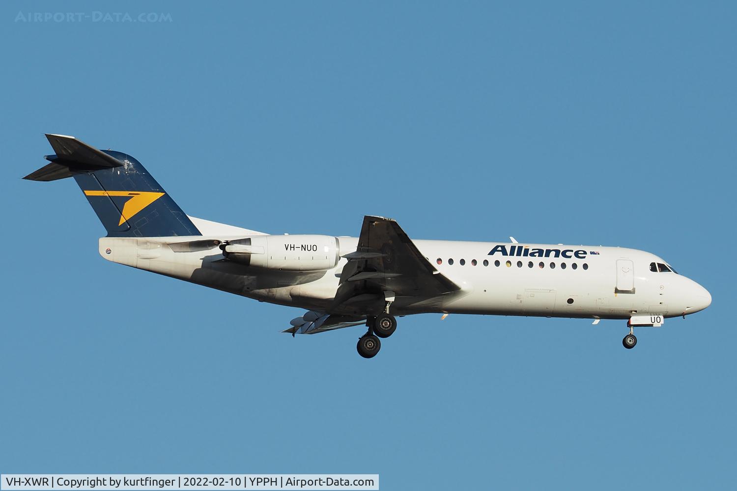 VH-XWR, 1990 Fokker 100 (F-28-0100) C/N 11306, Fokker F100 cn 11306. Alliance Airlines VH-XWR rwy 21 YPPH 10 February 2022