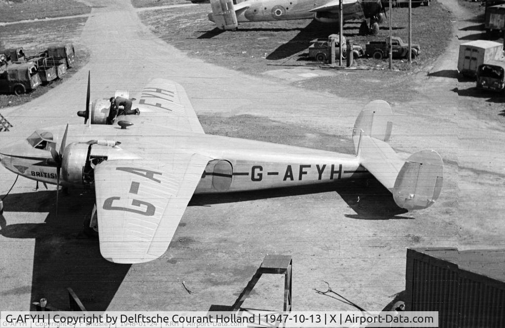 G-AFYH, De Havilland DH-95 Flamingo C/N 95011, Delftsche Courant 13-10-1947 Noodlanding rijksweg A13.
Did someone knows the colors of this plane ?