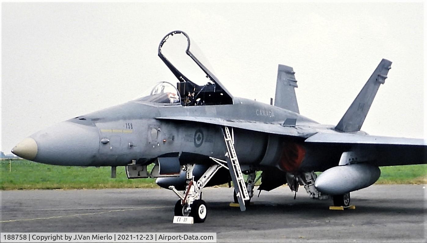 188758, McDonnell Douglas CF-188A Hornet C/N 0401/A334, Slide scan Chièvres