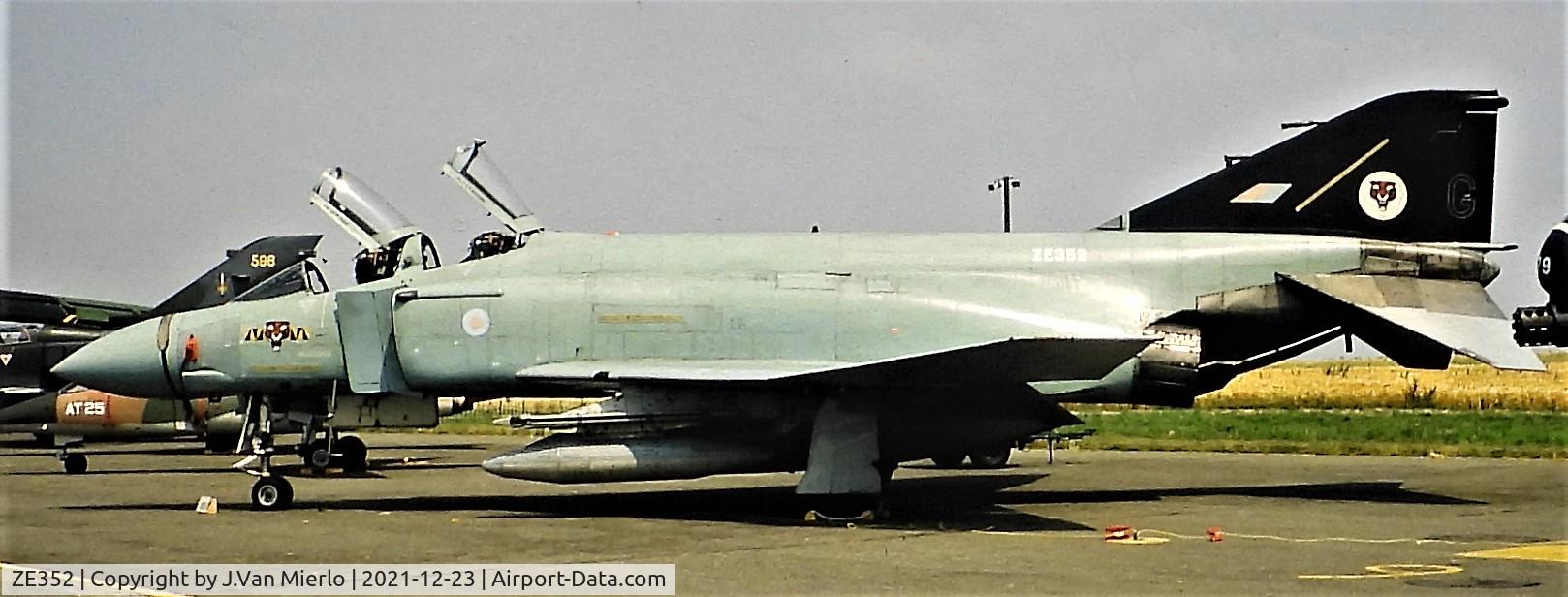 ZE352, McDonnell Douglas F-4J(UK) Phantom II C/N 1870, Slide scan Chièvres