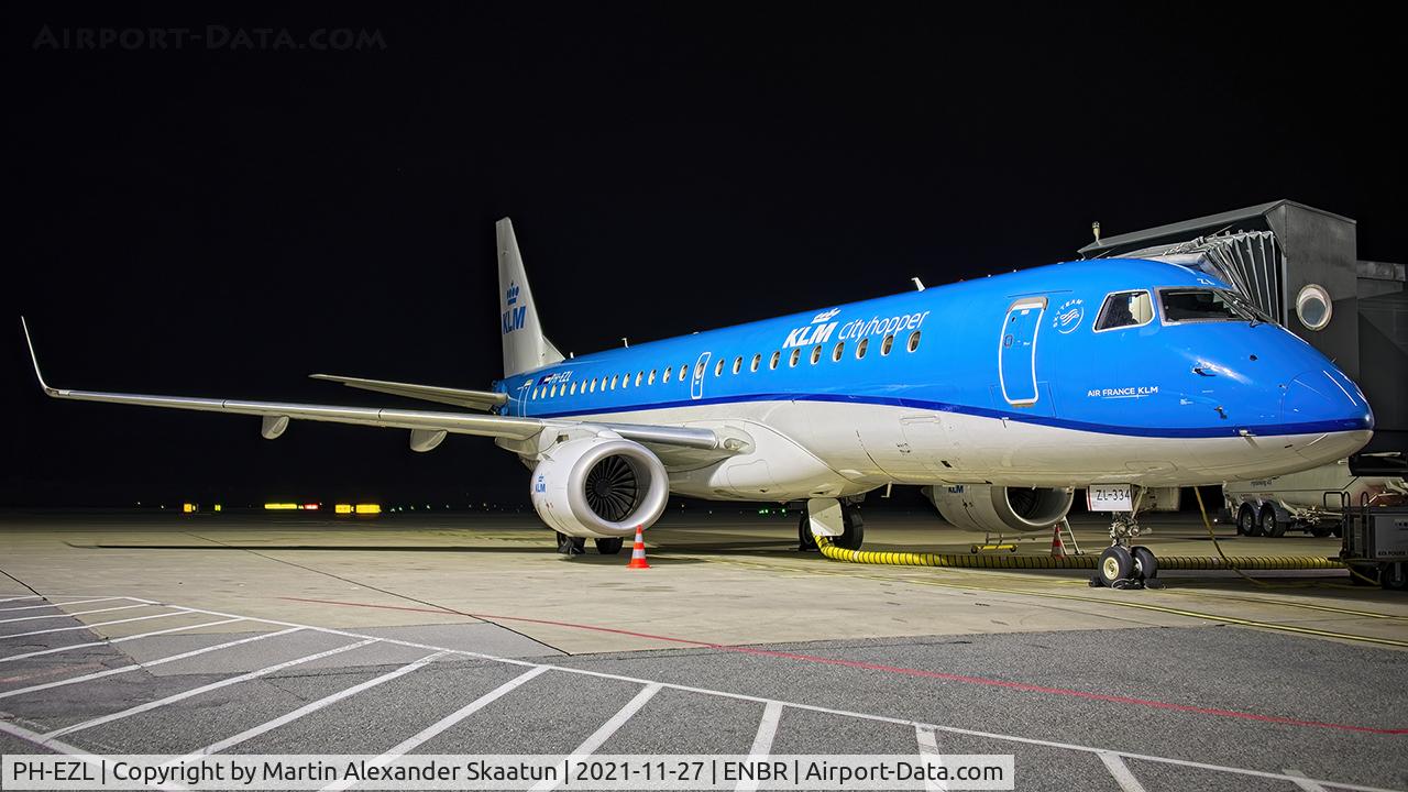 PH-EZL, 2010 Embraer 190LR (ERJ-190-100LR) C/N 19000334, Parked overnight.