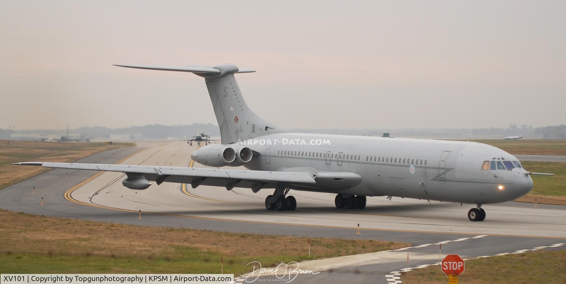 XV101, 1967 Vickers VC10 C.1K C/N 831, VC-10 leading the way to RW16