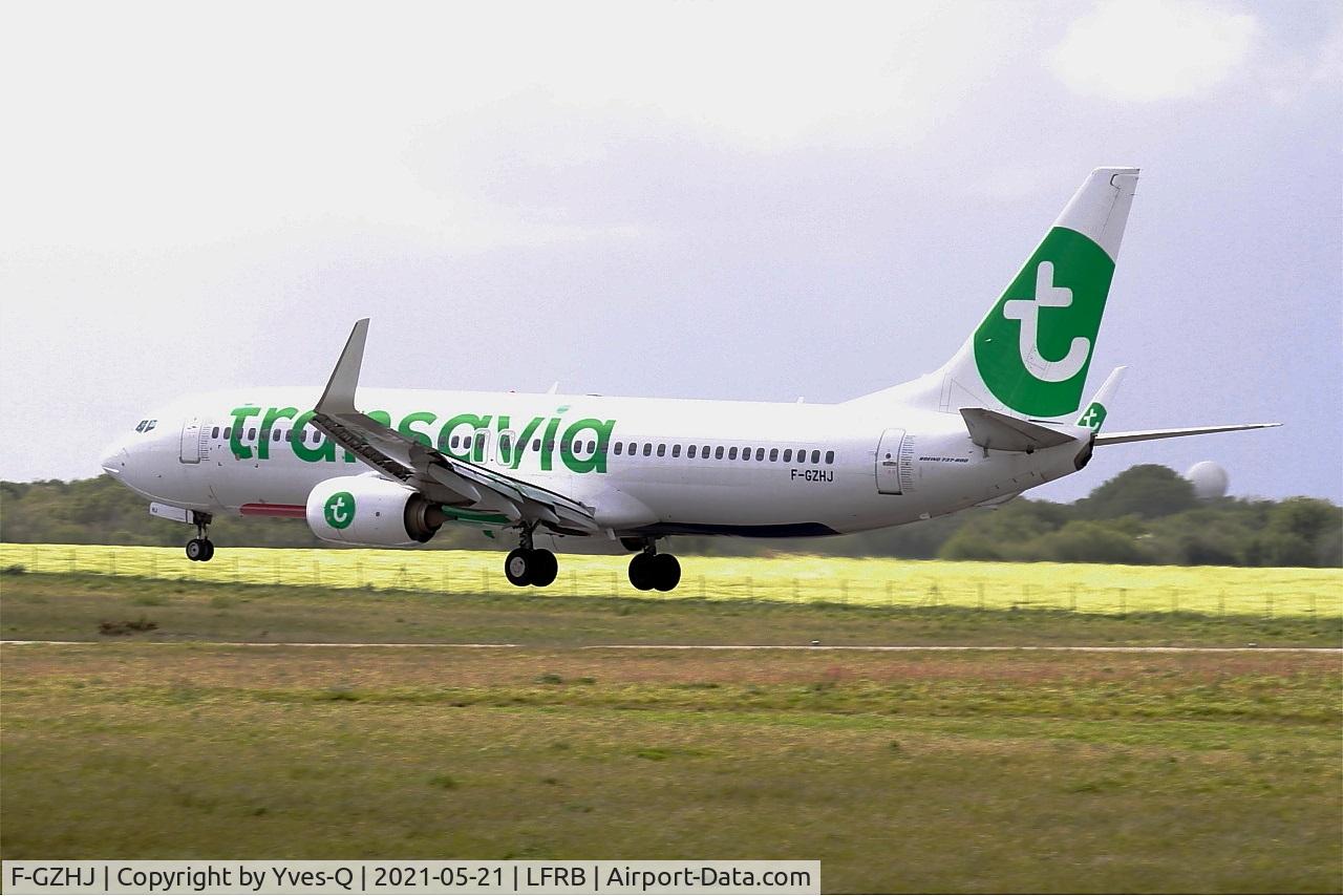 F-GZHJ, 2013 Boeing 737-86J C/N 37778, Boeing 737-86J, Landing rwy 25L, Brest-Bretagne Airport (LFRB-BES)