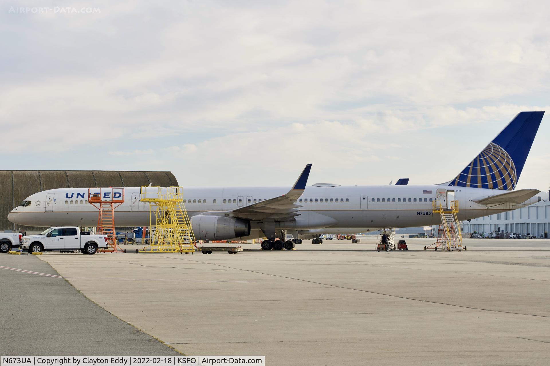 N673UA, 2000 Boeing 767-322 C/N 29241, SFO 2022.