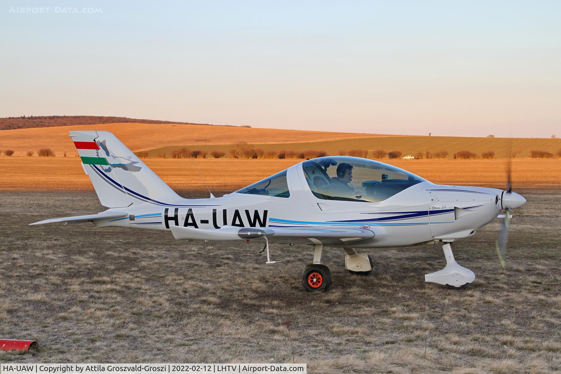 HA-UAW, TL Ultralight TL-2000 Sting Carbon S4 C/N 11ST366, LHTV - Tótvázsony-Kövesgyürpuszta Airfield, Hungary