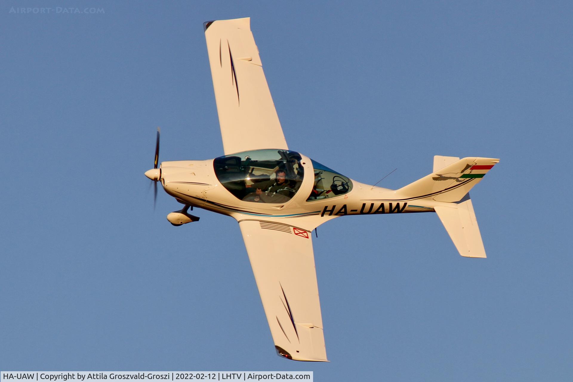 HA-UAW, TL Ultralight TL-2000 Sting Carbon S4 C/N 11ST366, LHTV - Tótvázsony-Kövesgyürpuszta Airfield, Hungary