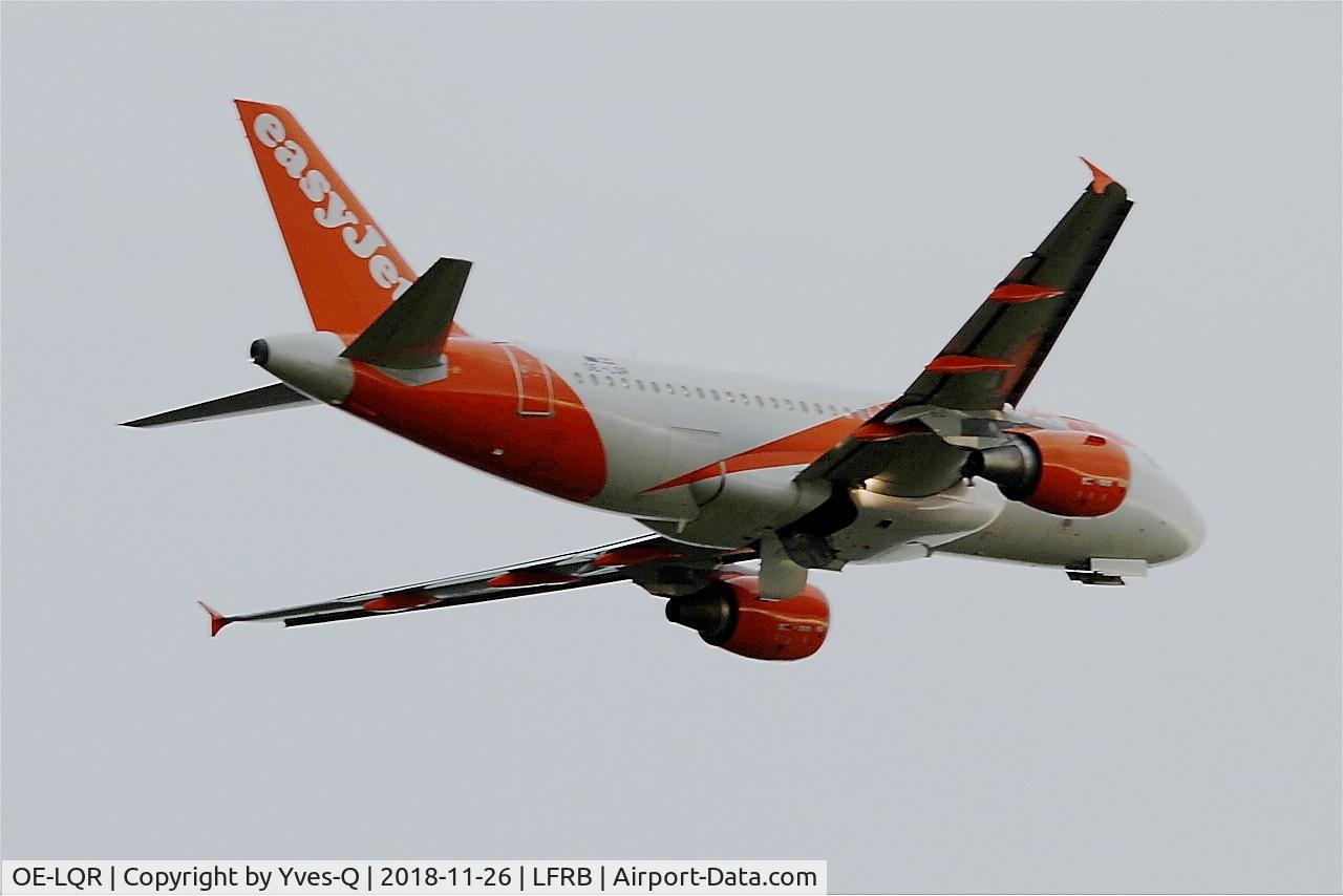 OE-LQR, 2009 Airbus A319-111 C/N 3854, Airbus A319-111, Climbing from rwy 07R, Brest-Bretagne airport (LFRB-BES)