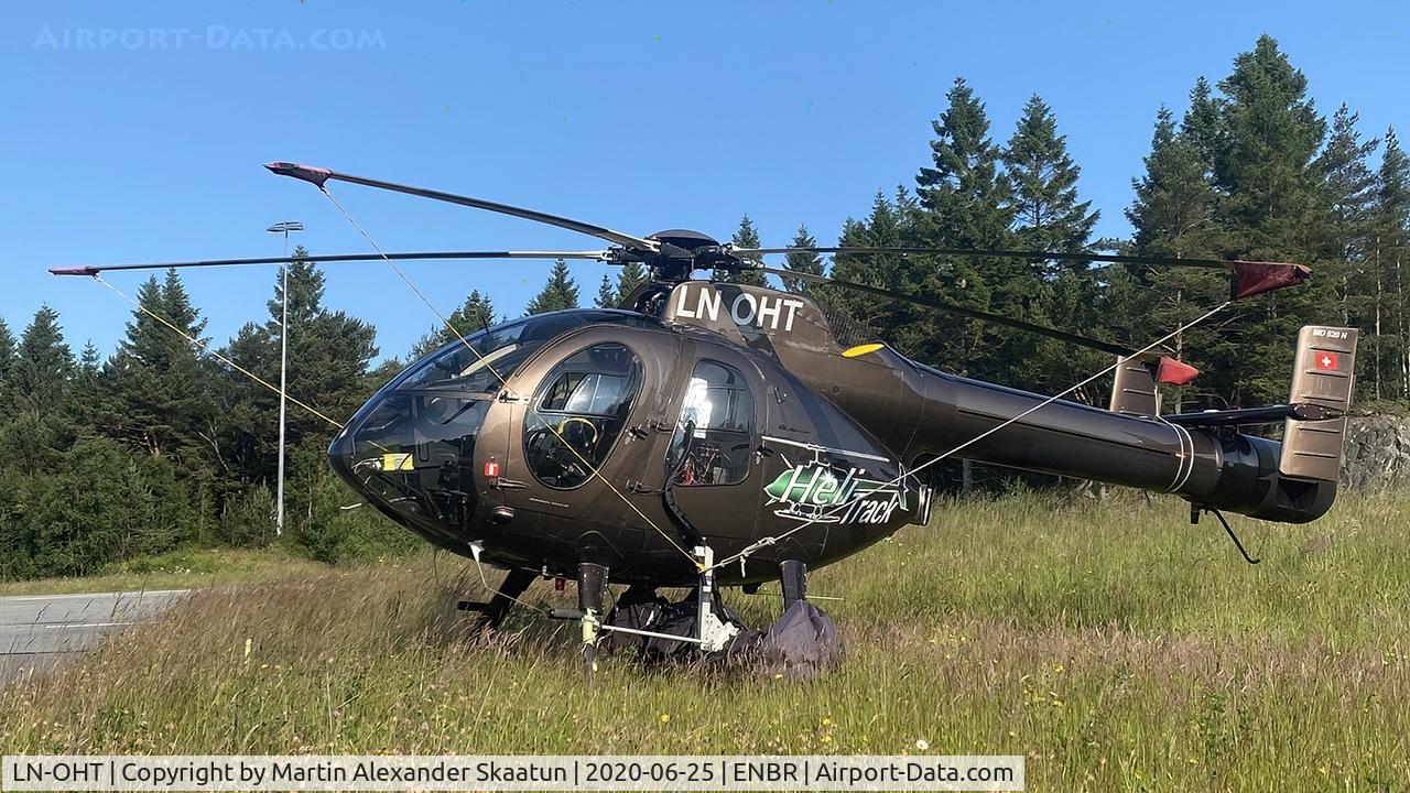 LN-OHT, 1995 McDonnell Douglas 500N C/N LN071, Parked at the airport.